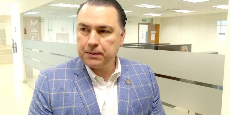 Bajo crecimiento económico impacta finanzas municipales, advierte diputado Peña Flores
