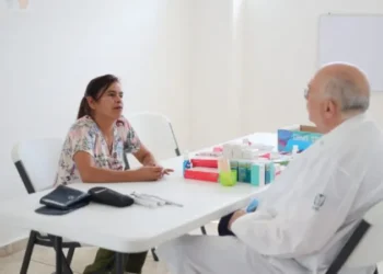 Llevan SEBIEN y Rotarios jornada médica a Unidad de Bienestar