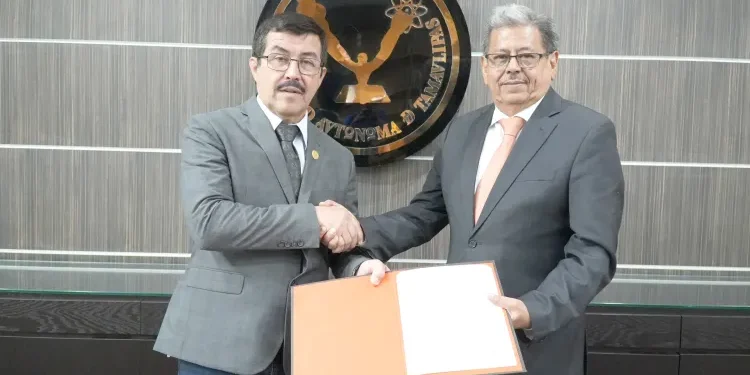 Designa rector a Ismael Quintanilla como abogado general de la UAT