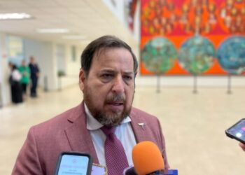 A privilegiar el diálogo, y evitar cierre de planteles escolares, llama SET a padres de familia