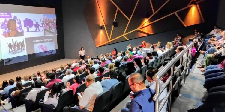 Capacita SEBIEN en reducción de violencia de género