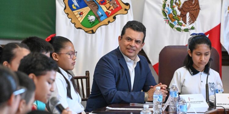 Viven 24 alumnos experiencia como Presidente y Regidores de Victoria.
