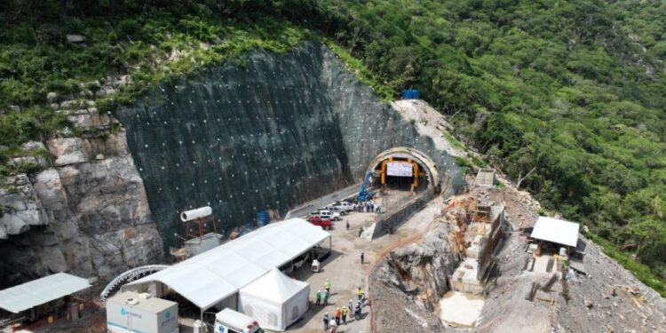 Américo Villarreal impulsa infraestructura verde: concreto ecológico y reforestación en carretera Mante–Ocampo–Tula