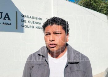 Subdelegado del ISSSTE ofrece diálogo y más diálogo a los jubilados manifestantes.