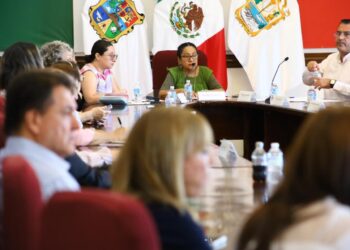 Cabildo da trámite a iniciativas del Congreso.