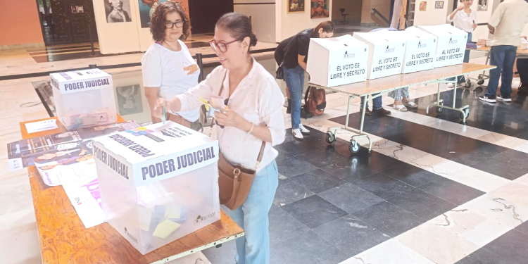 Abren casillas con poca afluencia en Victoria