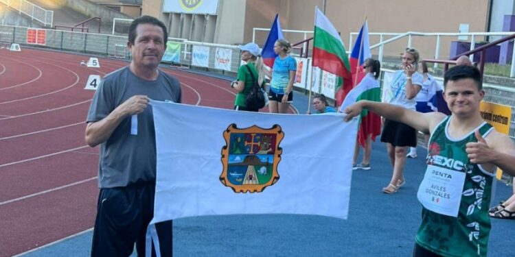 Alex “La Flecha” Avilés rompe récord mundial y se corona doble campeón en el abierto europeo de atletismo para atletas con síndrome de down.
