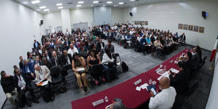 Encabeza Martí Batres reunión con directores de unidades médicas de segundo y tercer nivel del ISSSTE