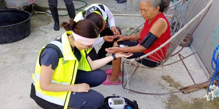 Otorga Salud atención médica y realiza acciones contra el dengue en el sur del estado