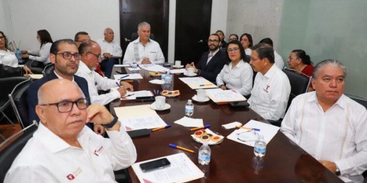 Presenta secretario de Salud estrategia de prevención para salud mental