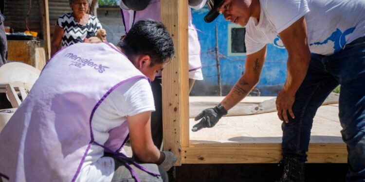 Continúan DIF Tamaulipas, INJUVE y TECHO construyendo vivienda progresiva para población vulnerable