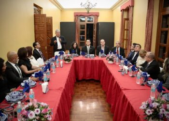 Diputados locales de Tamaulipas se reúnen con Carlos Canturosas y Olga Sosa