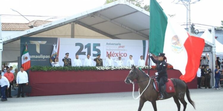 Encabeza Américo desfile cívico-militar: Tamaulipas celebra las Fiestas Patrias en paz