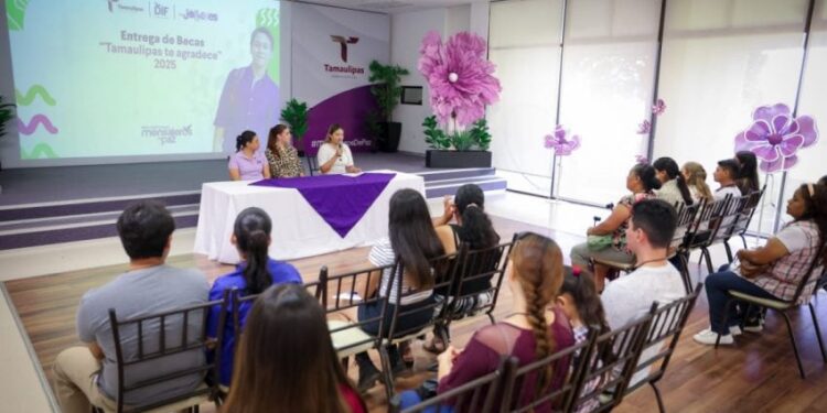 DIF Tamaulipas entrega la beca “Tamaulipas te agradece” a 200 jóvenes de 39 municipios