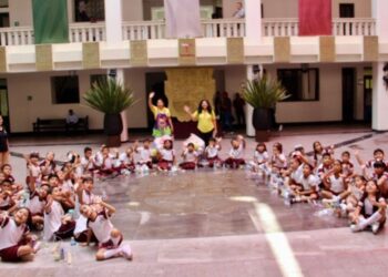 Disfrutan niñas y niños recorridos guiados en Palacio de Gobierno y Centro Cultural Tamaulipas