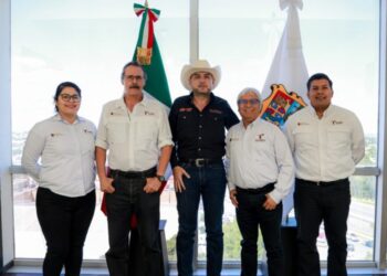 Recorre SEDENER municipios para concretar la electrificación al 100%