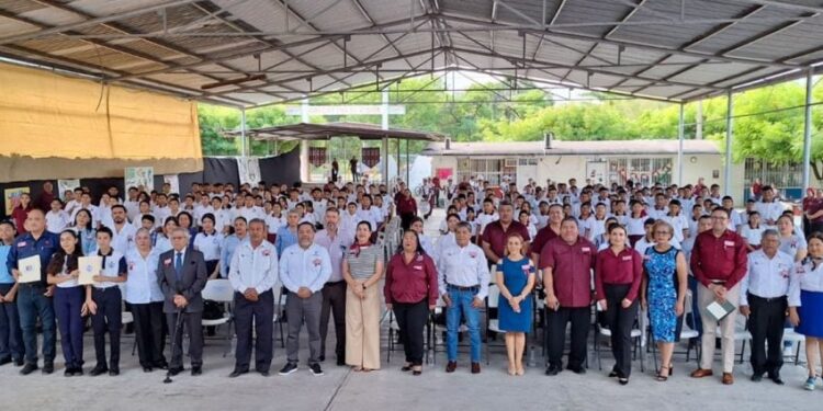 Impulsa Tamaulipas innovación tecnológica entre jóvenes con Proyecto CETEtronics