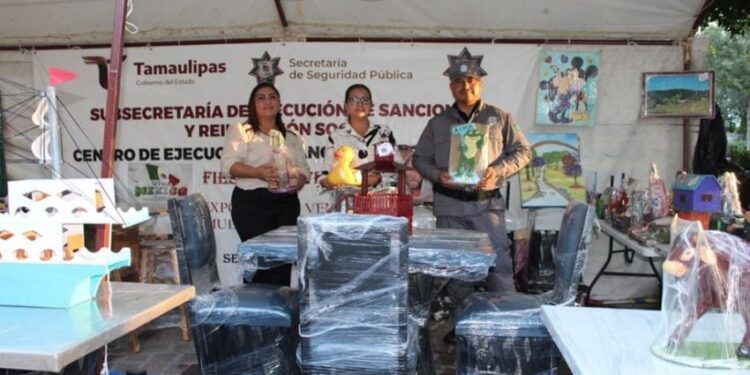 Promueve CEDES Matamoros muebles y artesanías con expo-venta “fiestas patrias”