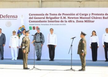 Asiste gobernador Américo Villarreal a toma de protesta del comandante interino de la 48 Zona Militar