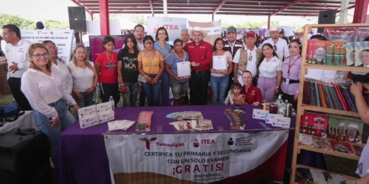 DIF Tamaulipas acerca servicios a familias de Casas con la brigada “Transformando Familias”