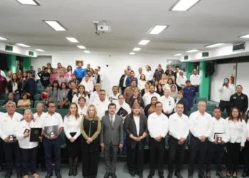 Preside rector homenaje al personal jubilado del SUTUAT