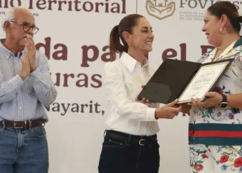 “Devolvemos lo que les Pertenece”, Sheinbaum Da Constancias de Reducción de Créditos Infonavit