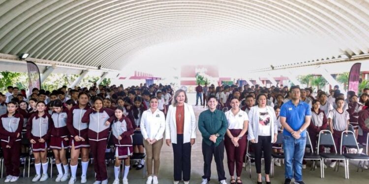 Presenta INJUVE Tamaulipas ante más de 1,600 jóvenes la conferencia “INLOVE: Más Amor, Menos Riesgos”, en Ciudad Victoria