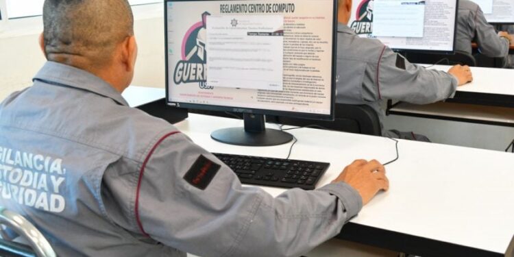 Realizan custodios penitenciarios evaluación de conocimientos técnicos para promoción de grado