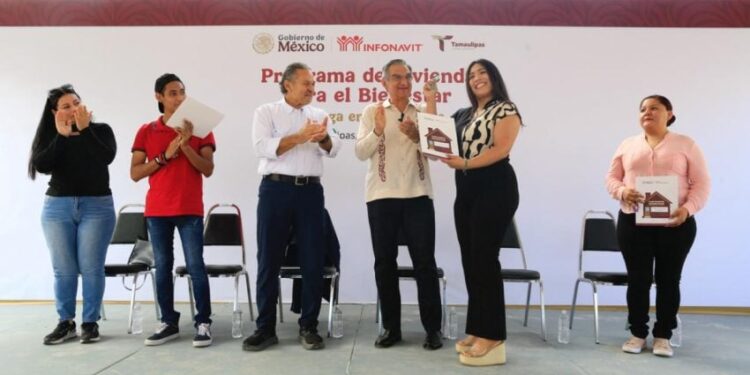 INFONAVIT entrega viviendas del bienestar a familias de Tamaulipas