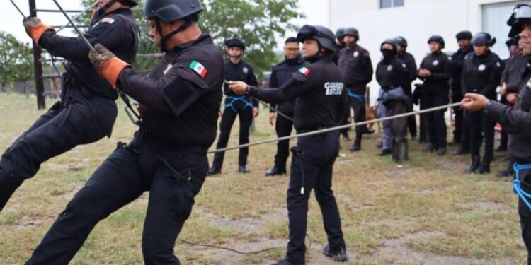 Capacitan a elementos operativos de la SSPT en Medicina Táctica Policial