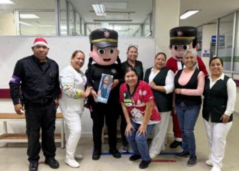 Personal de la Guardia Estatal alegra a niñez de Nuevo Laredo con posadas