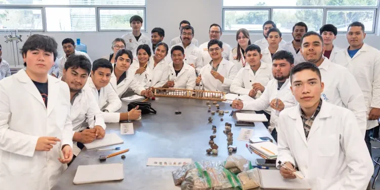 Impulsa rector lazos con la comunidad de la FIC-UAT
