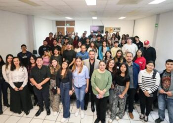 Jóvenes emprendedores inspiran con historias de éxito en el “TED TALK; Sigue, Ajusta y Crece” del INJUVE