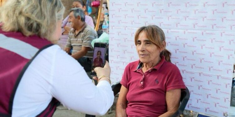 Realiza SEBIEN credencialización de beneficiarios