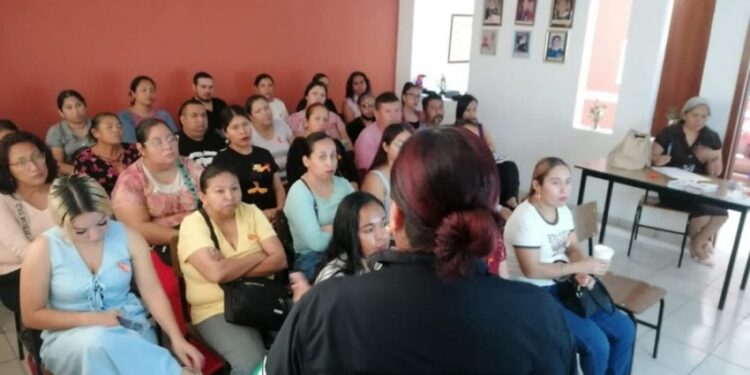 Padres de familia, docentes y Guardia Estatal de Género unidos por una infancia libre de violencia