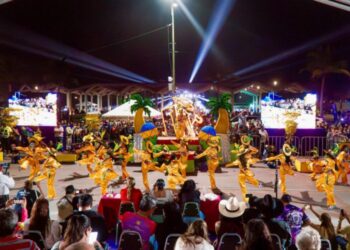 Va la Secretaría de Turismo por Patronato del Carnaval