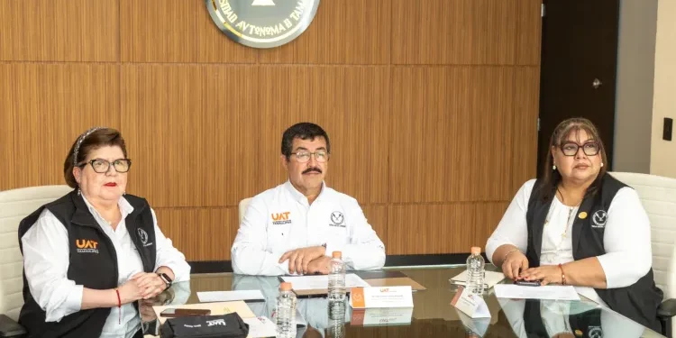 Imparte la UAT talleres de actualización e innovación a sus docentes