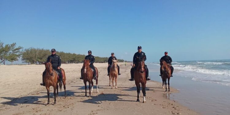 Despliega Guardia Estatal operativo en playa La Pesca durante Semana Santa