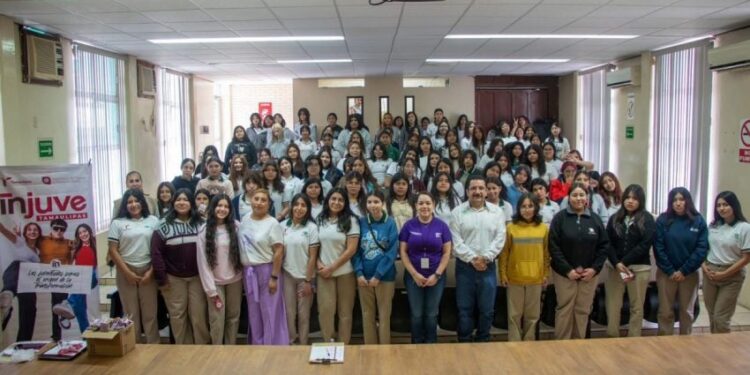 Incentivan a jóvenes sobre relaciones saludables con plática “Amor es Sin Violencia”
