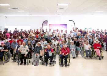 Fortalece INJUVE vínculos intergeneracionales en la Casa Hogar del Adulto Mayor en coordinación con el Sistema DIF Estatal
