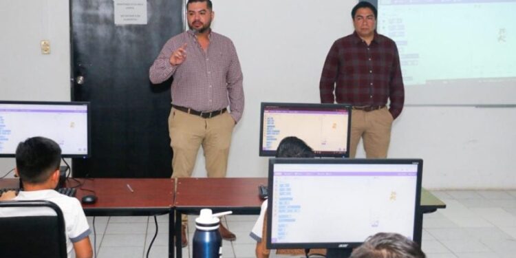 Fortalece SET habilidades digitales y tecnológicas en estudiantes de primaria