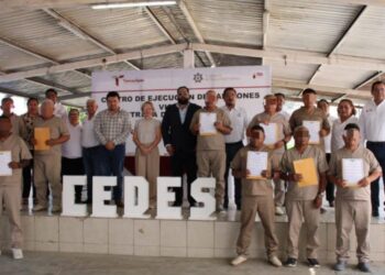 Transforma educación vidas en CEDES Victoria: entregan 52 certificados a PPLs