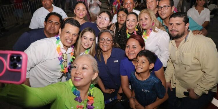 Gran participación de familias en el festival de Carnaval 2026.