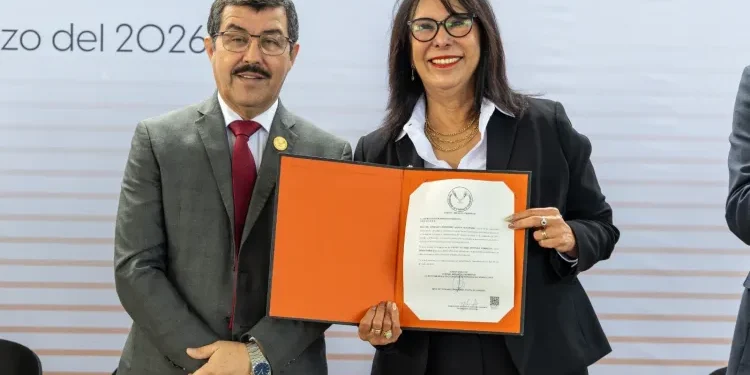 Dra. Laura Jiménez Ferretiz rinde protesta como directora de la FCAT-UAT