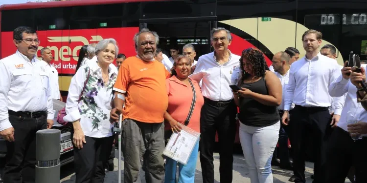 Reconoce el gobernador Américo Villarreal estándares de excelencia de la UAT