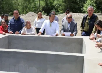 Se mejora en La Peñita calidad y suministro de agua a la población.