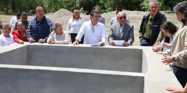 Se mejora en La Peñita calidad y suministro de agua a la población.