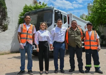 Entrega Lalo Gattás nueva unidad de recolección de basura y anuncia adquisición de dos más.
