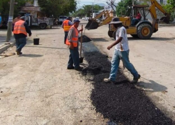 Mantiene Municipio acciones de bacheo en periodo vacacional.