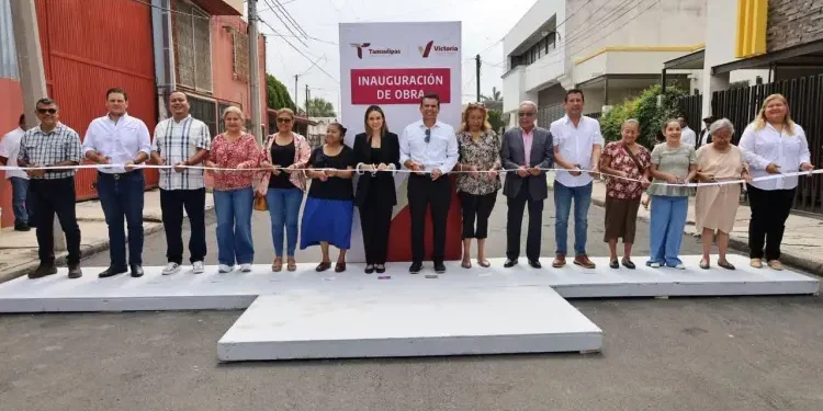 Entrega alcalde obra de beneficio colectivo en la Magisterial